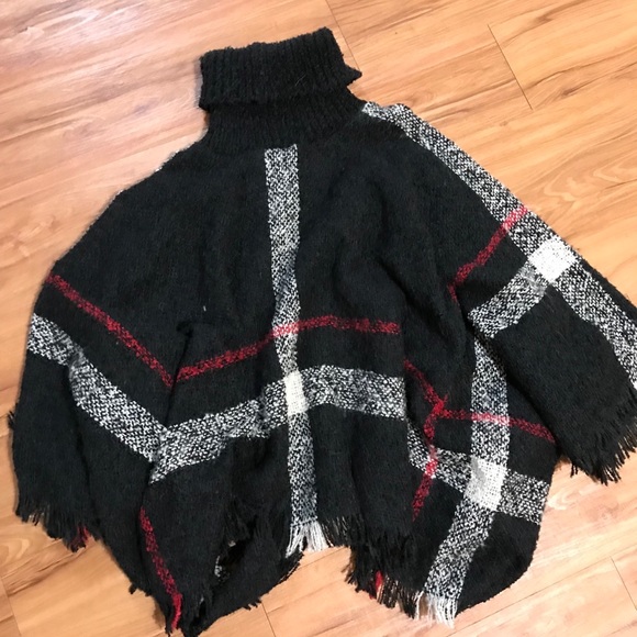 Oversized poncho - Picture 2 of 2